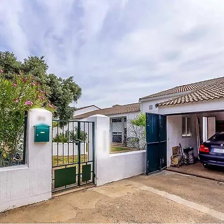 Spacious With Private Pool In