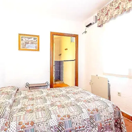 Spacious With Private Pool In Villa *