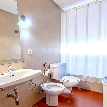 Spacious With Private Pool In Villa