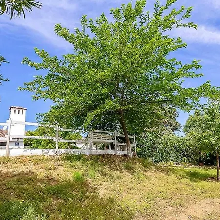 Villa Spacious With Private Pool In *