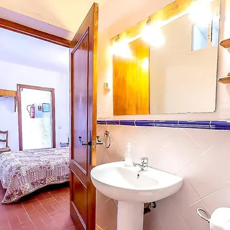 Villa Spacious With Private Pool In *