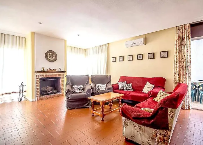 Villa Spacious With Private Pool In Valdecaballeros