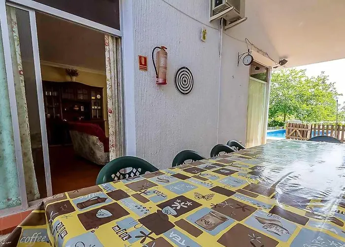 Spacious With Private Pool In Villa *